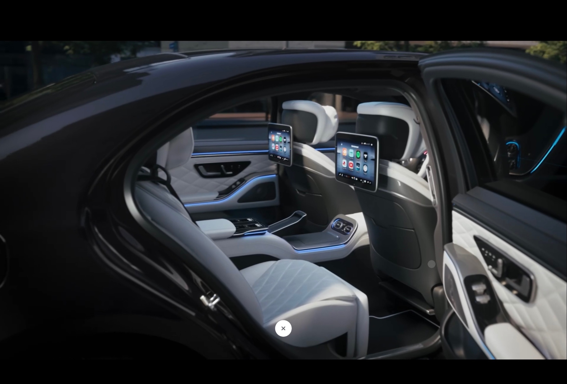 S580 rear cabin with executive screens